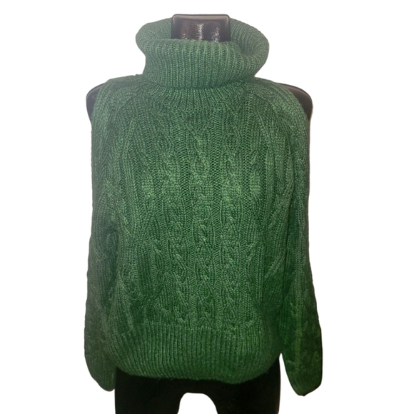 Suzy Shier Forest Green Knit Cold Shoulder Turtleneck Sweater M - Picture 1 of 8